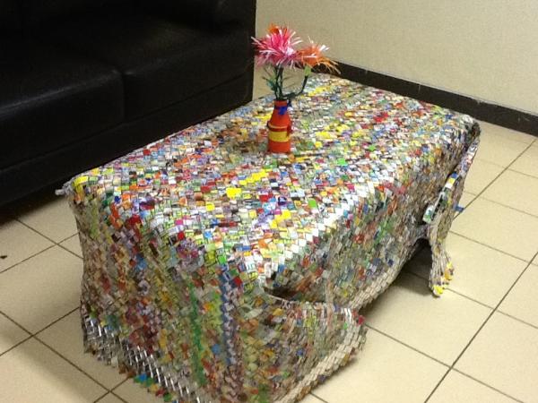 Taplak meja di ruang tunggu Walikota depok, ini hasil daur ulang lhoo.......