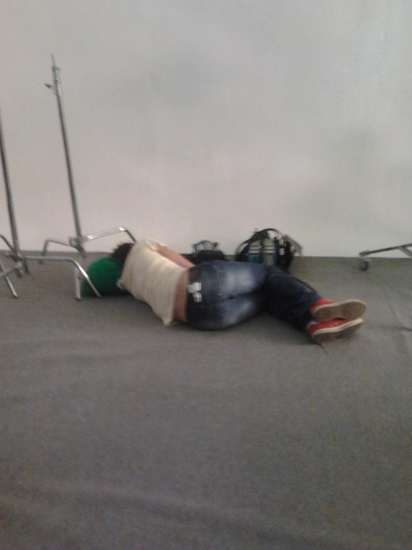 2mint_studio's tweet image. Съемки-съемками, а спать хочется всегда))))