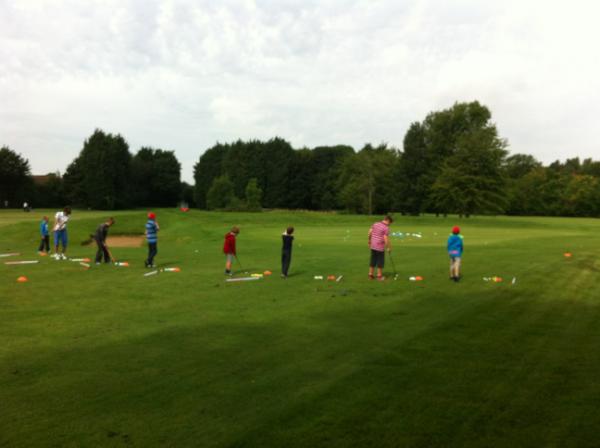 aaronjonesgolf's tweet image. It's the 1st day of Let'PlayGolfAcademy's Junior Summer Fun Days! The kids are buzzing! #chipping #practicetoperfection