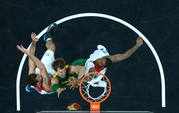 l2012bballcam's tweet photo. Whoooah, fellas, take it easy. #London2012 http://t.co/m3Of66Bi