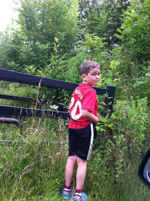 FreakyParratt's tweet image. @FawleyCC like father like son #smallbladder