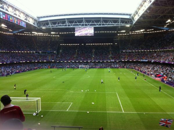 steppers's tweet photo. Go #teamGB at football tonight! In the stadium with @WarrenBrady http://t.co/UB5fsGxn