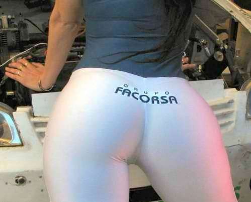 woeisblackheart's tweet photo. For all the men out there who have not googled Yoga Pants and clicked images... You're welcome. http://t.co/lTH3XlZ2