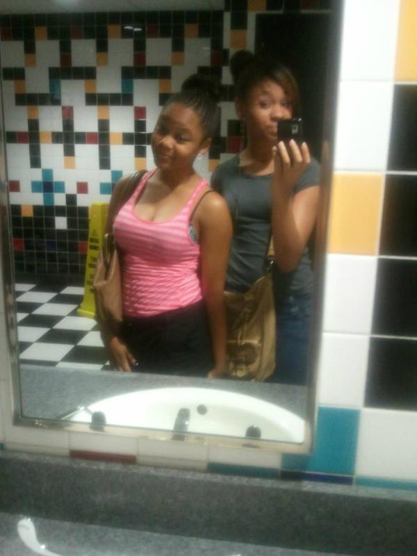 iHve_NoWorries's tweet photo. @NayBabee_  ! We badd ... #RedBonee http://t.co/weNPmjHm