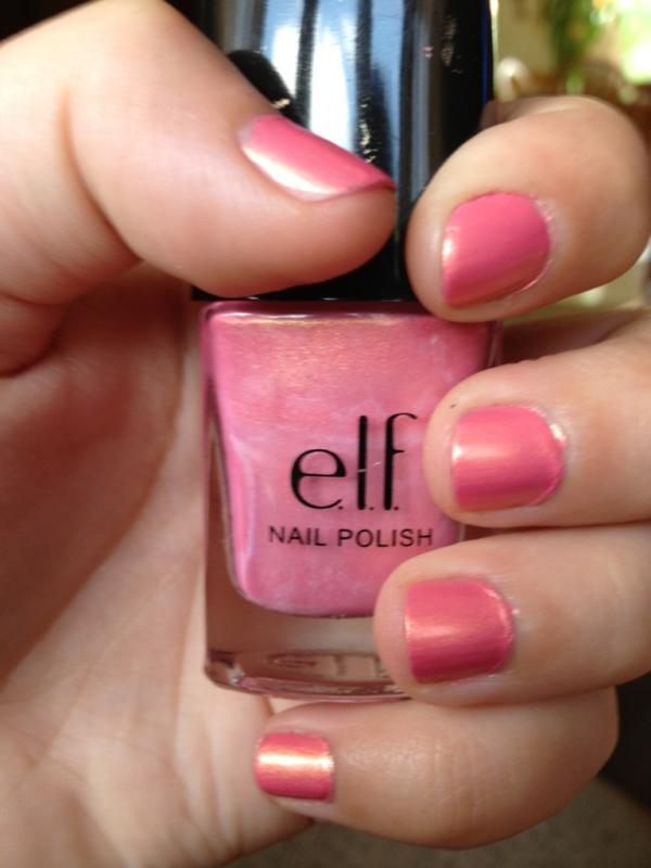 Absolut_Bitch_'s tweet image. I'm obsessed with painting my nails #differentcolor #everyweek