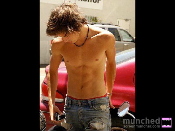 1Dfans_BOOM's tweet photo. Holy mother of god. RT for Harry SEXY Styles. http://t.co/7byE5T1Z