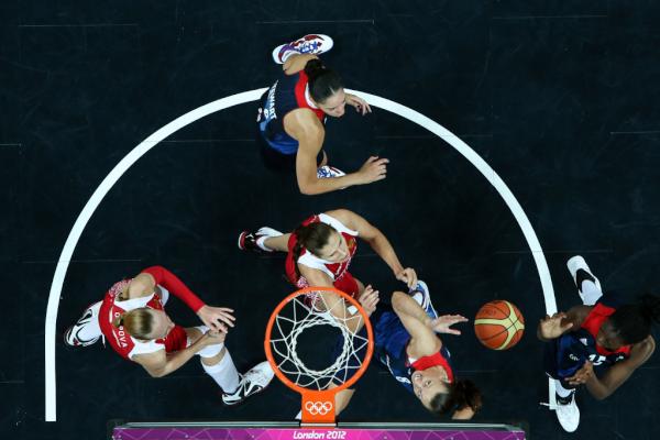 l2012bballcam's tweet photo. Watch your head on the backboaaaard! I’m relying on that thing, you know. #London2012 http://t.co/2I3zYgH7