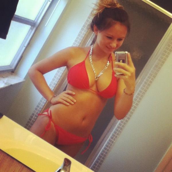 krista_hunter's tweet image. Loving the life/) #hischain #HAPPY