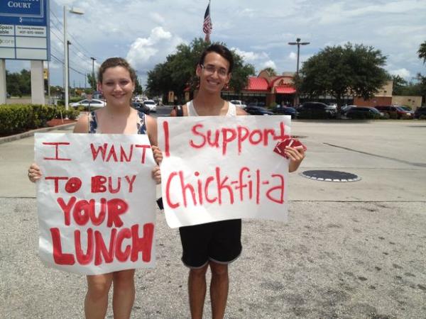 WFTV's tweet photo. ReTweet is you decided to show support for #Chick-fil-A @ #AppreciationDay. http://t.co/QvfroVep http://t.co/aL7paOJa