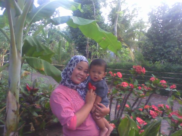 lestheasoedhar2's tweet photo. bunda sama kenzie ...... ^_^ http://t.co/PiDGAJaa