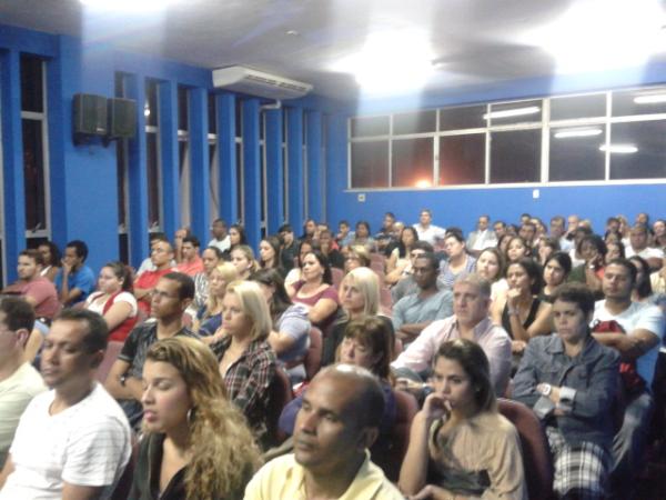 FacParOficial's tweet photo. Aula Inaugural - Período 2012.2 - Auditório - Faculdade Paraíso http://t.co/j3GDxepD