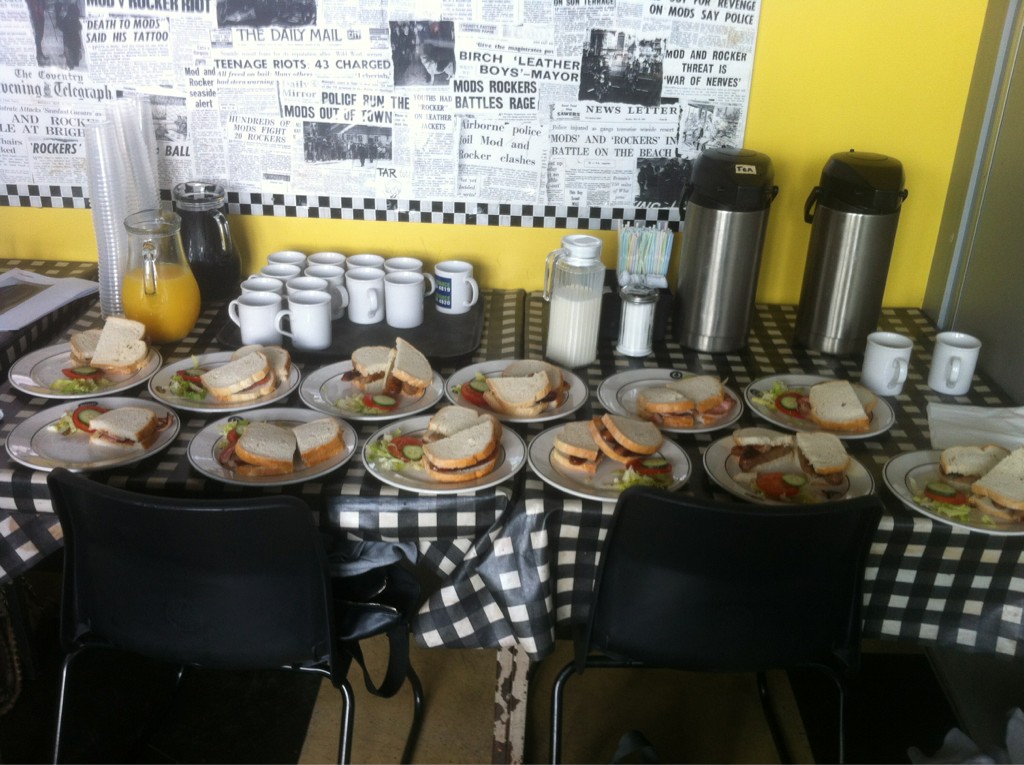 KristofHougaard's tweet photo. Brrrrrreakfast http://t.co/DBcUqXr7