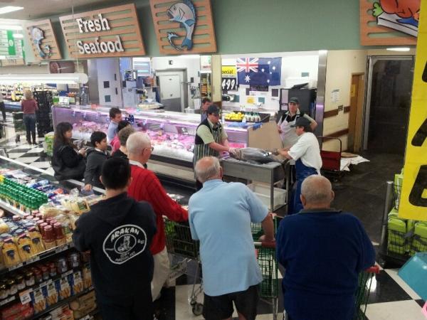 MichaelWiegman's tweet photo. @JLudbrooke @tjeerdjegen @Murp1961 The Seafood Team at Southport Park cutting up a whole Salmon with our customers.. http://t.co/8lqLBCWT