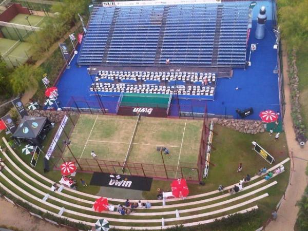 padelNY's tweet photo. Nice set up for a padel tournament! http://t.co/BAmNNjzu