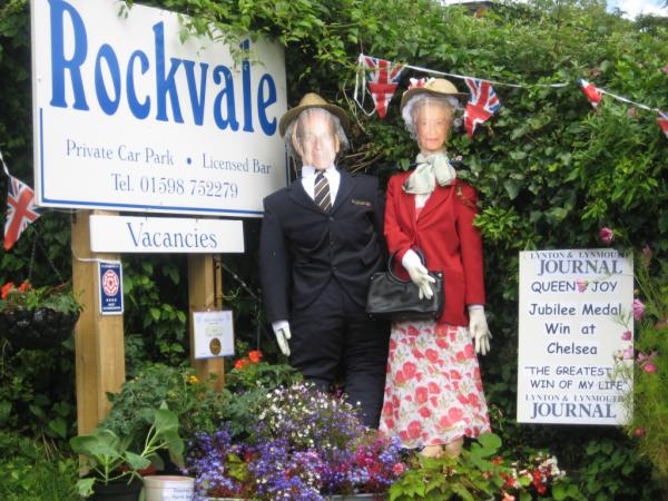 RockvaleHotel's tweet photo. Our Royal scarecrows are now in position! http://t.co/IVxYIYTF