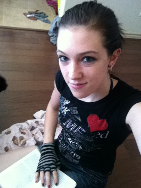 Squidgys_mommy's tweet image. I'll uh, just pretend there's a couch here... #StillMovingIn #ChillinOnTheFloor