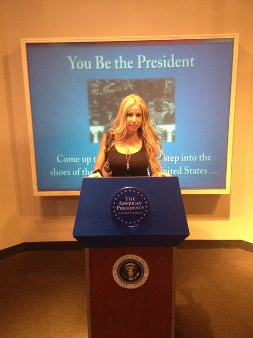 Gina Lynn for President!!! Ha... Vote for me! http://t.co/5EYEiRRE