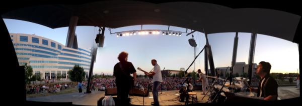Hugo_Lapointe's tweet photo. Beau souvenir du spectacle de lundi à Gatineau! http://t.co/ik24JiKU