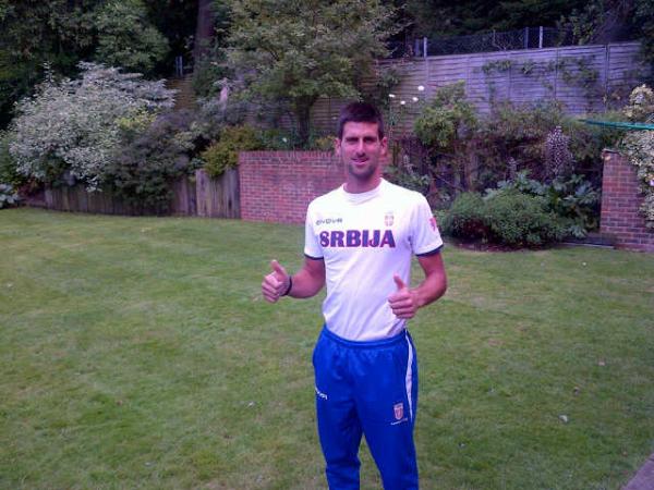 DjokerNole's tweet photo. Hope It wasn’t too bad for ur nerves to watch me play today? It wasn't easy! :) Wish me luck! #idemoo http://t.co/l32DuwXF