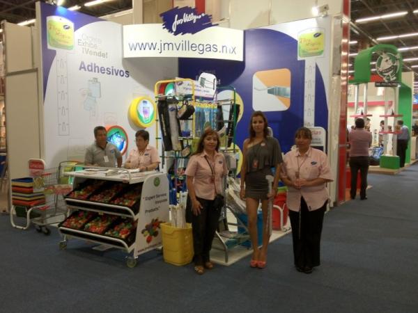 jmvillegasmx's tweet photo. Seguimos en #confitexpo #guadalajara Stand 700!!! Vengan por su muestra de tira mágica!!! http://t.co/Q4WpHRc6