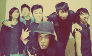 Feat snoopdogg RT <a href="/hateyourvanity/">Hate Your Vanity</a>: <a href="/idangHYV/">Tidar Adikarya</a> kamu tetep keliatan paling bersinar diantara yg lainnya #okesip #nostalgia