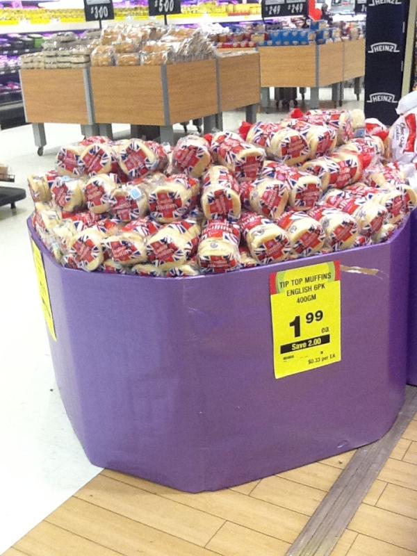 WoolGary's tweet photo. This is how to sell English muffins well done team Carnes Hill @DaveHayze http://t.co/YttTbCJM