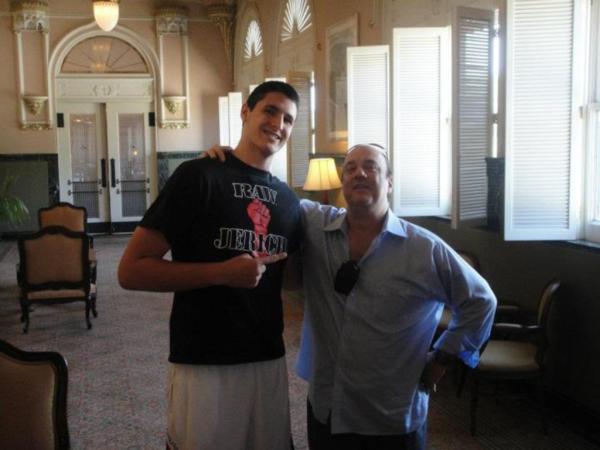 HeymanHustle's tweet photo. Hangin' with The Next Next Big Thing! RT: @Curt_Hanson The man, the myth, the legend, @HeymanHustle http://t.co/g5lF2QJS