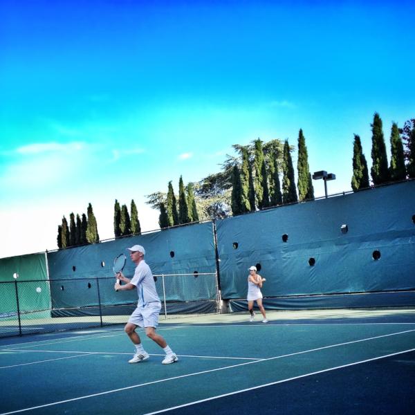 DeaSumantri's tweet photo. Tonight's mixed doubles score 6-0/6-0 (photo by @JeremyProtacio) http://t.co/YBvUETrm