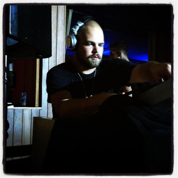 Sts_of_Atlantis's tweet photo. SoA in full effect tonight at Hudson Terrace NYC w/ @comtruise dj set and new @ghostly sounds - loving the vibe http://t.co/WHrW8jEe