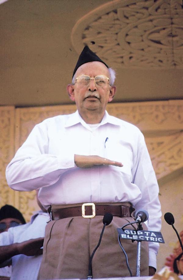 LoksattaLive's tweet photo. बेपत्ता माजी सरसंघचालक के. सुदर्शन सापडले: http://t.co/9Anv1qZP #KSSudarshan #FormerRSS http://t.co/2Nw0bMo6