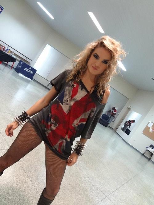 _LuaArS2's tweet photo. @Lua_Blanco LINDA!!!!SEGUE AQUI http://t.co/dxe1IWw9
