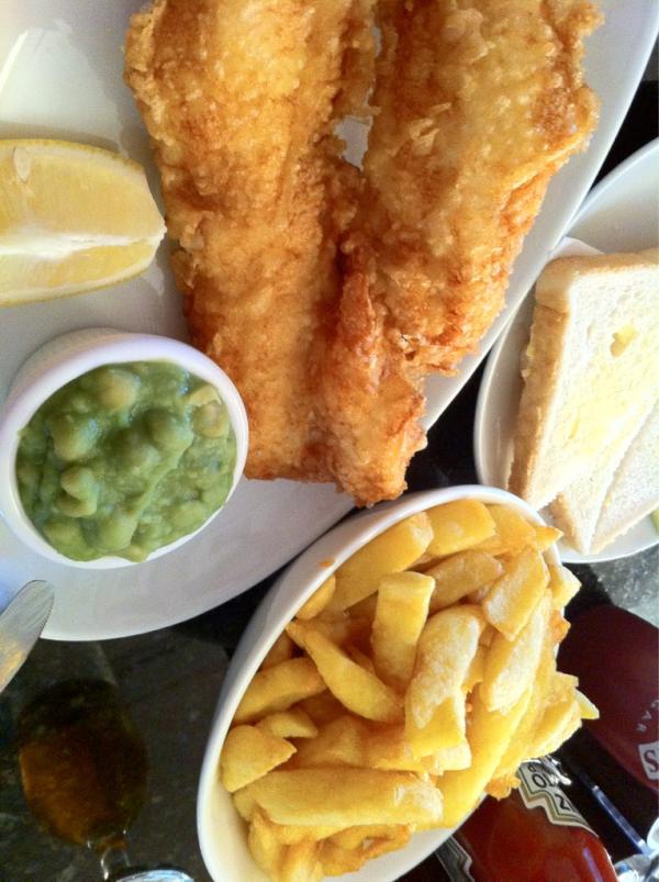 edinburghblog's tweet photo. Not the best fish special I've had at The Tailend but still v. good - always the 1st stop when back in Edinburgh! http://t.co/J6xOQ1nd