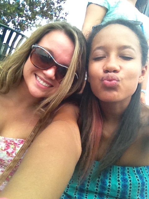 alexusbird's tweet image. Curb side chilling with @kellymulderrig #NoCarProblems