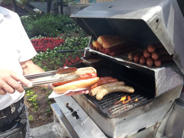 mslgood's tweet image. 토론토 스트리트 푸드  핫도그!!