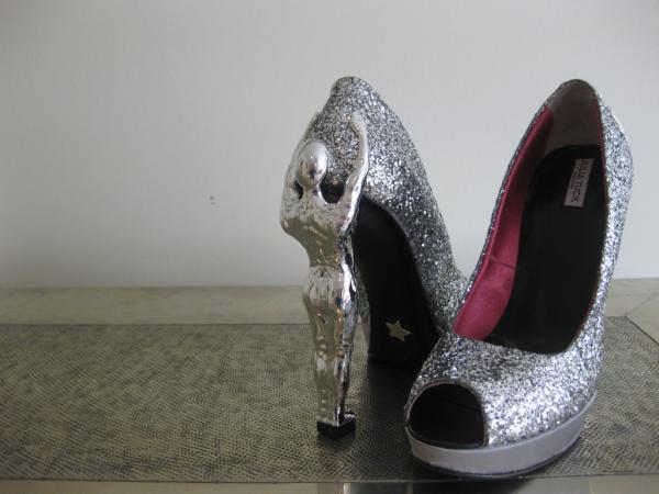 JuliaTuckShoes's tweet photo. Meet Vittorio, stunning sparkly #stilettos for women with a sense of occasion #juliatuck http://t.co/0hX3SAUy