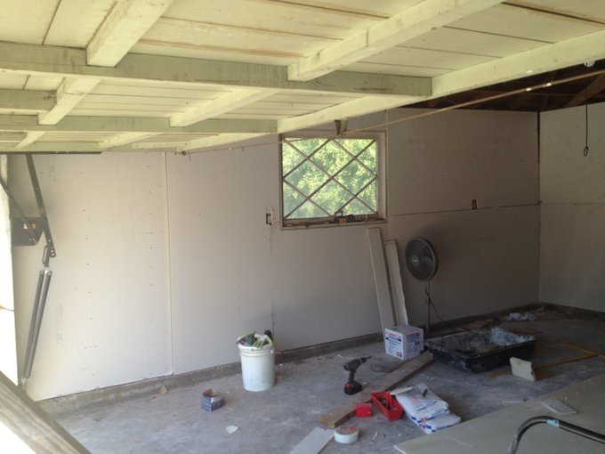 Watch Robert Vito's leaked NSFW photo on TwXstars