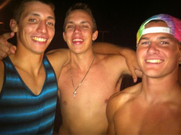 @zaneA14 @warens24 #brosnightout