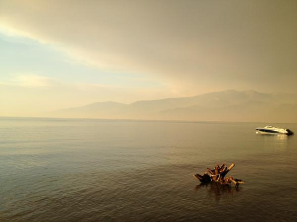 rgallaway001's tweet image. No it's not smokey or anything #LakeAlmanor #ChipsFire #ReadingFire #RainingAsh
