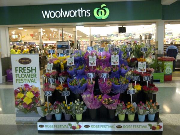 kenodeano's tweet photo. @GregBw2k @BazzzzR @ScottWa27178413 @braddodwell Brookside's Fresh Flower Festival Friday through Sunday http://t.co/ZEKgAsd3
