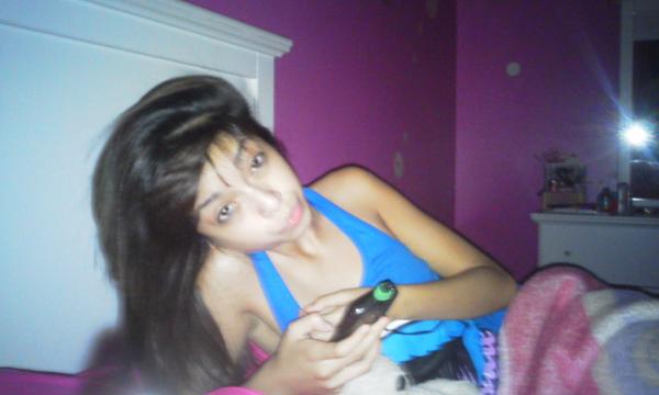 Forever_Loves_'s tweet photo. She's on her phone too much.. But I don't care #puddingcamera http://t.co/FtTVnNa7