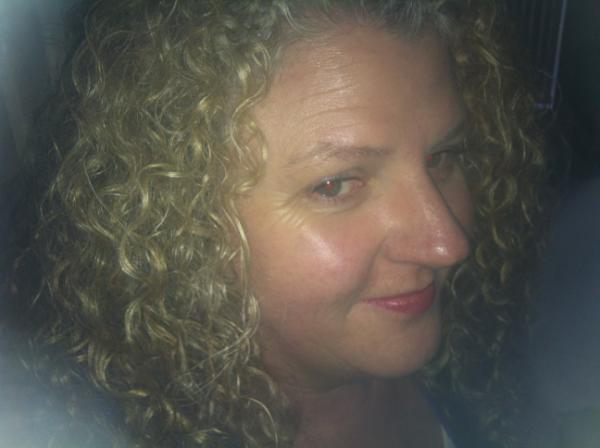 hoverdisc's tweet image. whose that girl