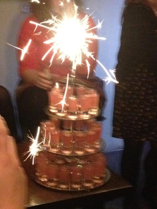 emmaob236's tweet photo. Ultimate birthday cake #shots http://t.co/pQm0AJKC