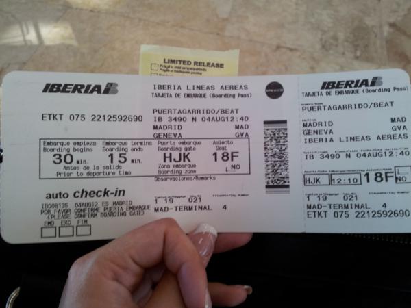 BeaPuerta's tweet photo. 10 min y embarco. Me voy a ginebraaaaa! =) http://t.co/yeF2j6Tq