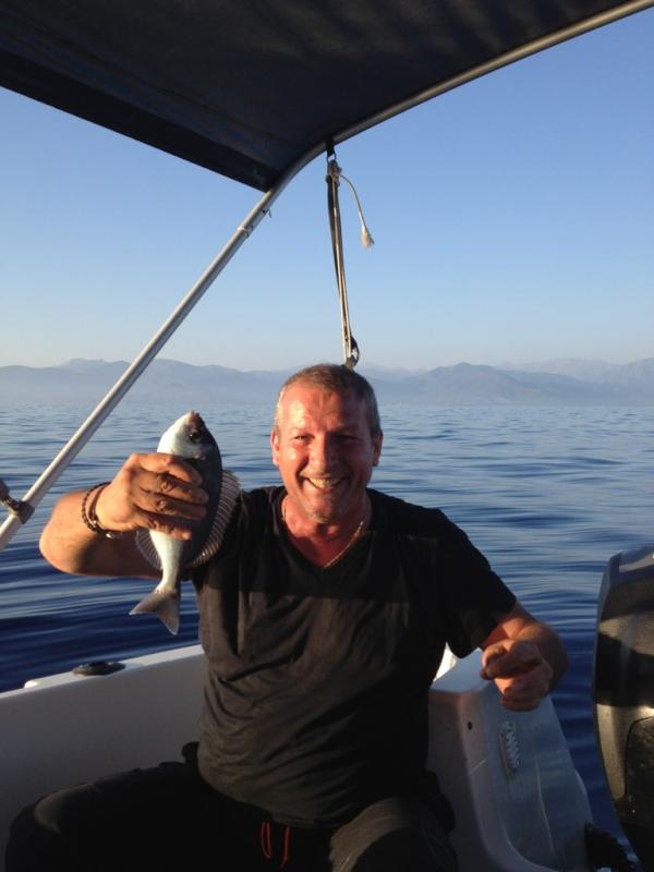 Patsy___Stone's tweet image. "@onteniente_f: Pêche au gros en #Corse avec R Courbis http://t.co/nOHssAkW"... Aussi gros que la sardine qui bloque le port de Marseille:-)