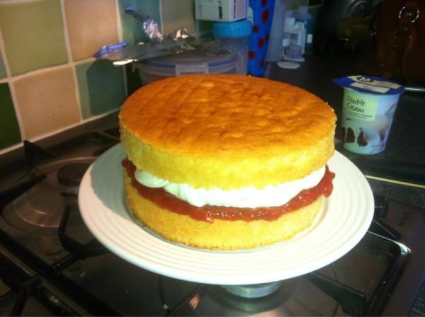 charlysNails's tweet photo. Mmm cake nom nom http://t.co/ibXgEXFV
