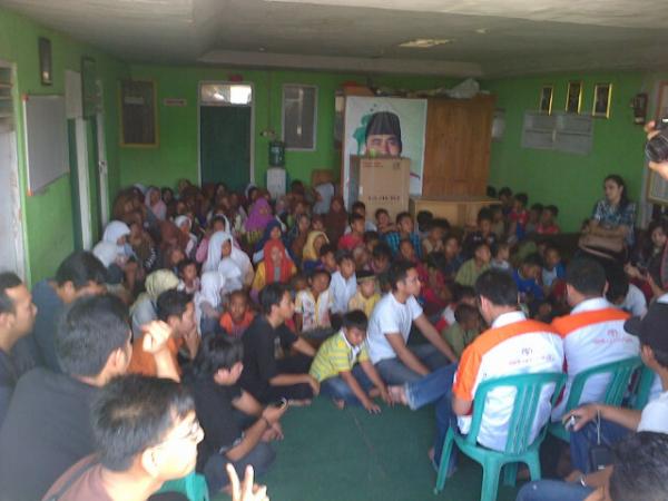 "<a href="/ToyotaID/">Toyota Indonesia</a>: Salut (y)  bakti sosial bersama <a href="/TSolunaViosClub/">T.SolunaVios.C Medan</a> and <a href="/tsvc_serang/">tsvc.serang</a> at serang banten ToyotaID " cc <a href="/infoSerang/">Info Serang</a>