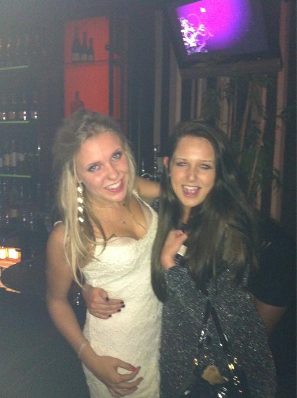 hannahlenn's tweet image. Really though I go to ayia napa in a few hour #matal #halfpacked @hattie_brown