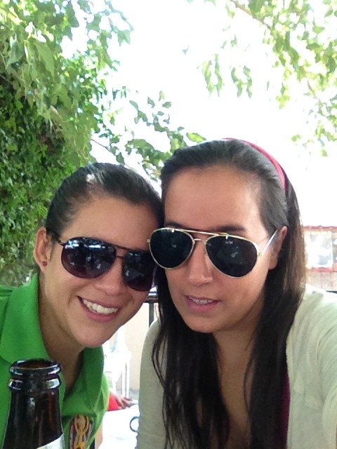 monniirocha397's tweet photo. @Clauudiin en la hacienda! Muy felices!!! =D felicidades por tu graduación! http://t.co/3AahKjrN
