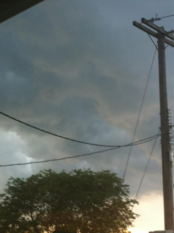 storm coming into Woodstock @weathernetwork @wxnetwork_ON #onstom