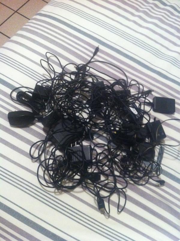 Tiberius323's tweet image. This is going to take a while to untangle. SMH #MicroUSBcables #30PinConnectors